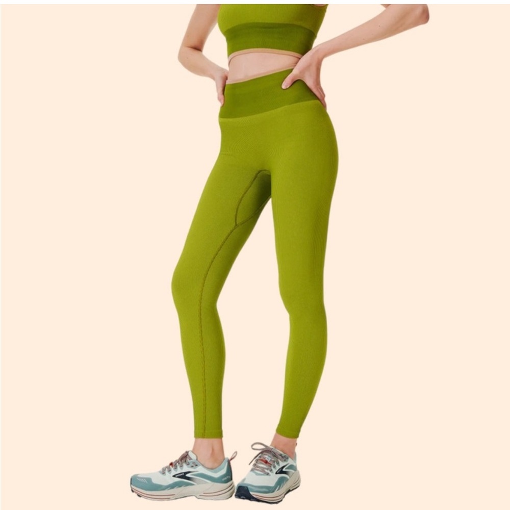 NWT Outdoor Voices Green Apple Seamless Rib 7/8 Leggings